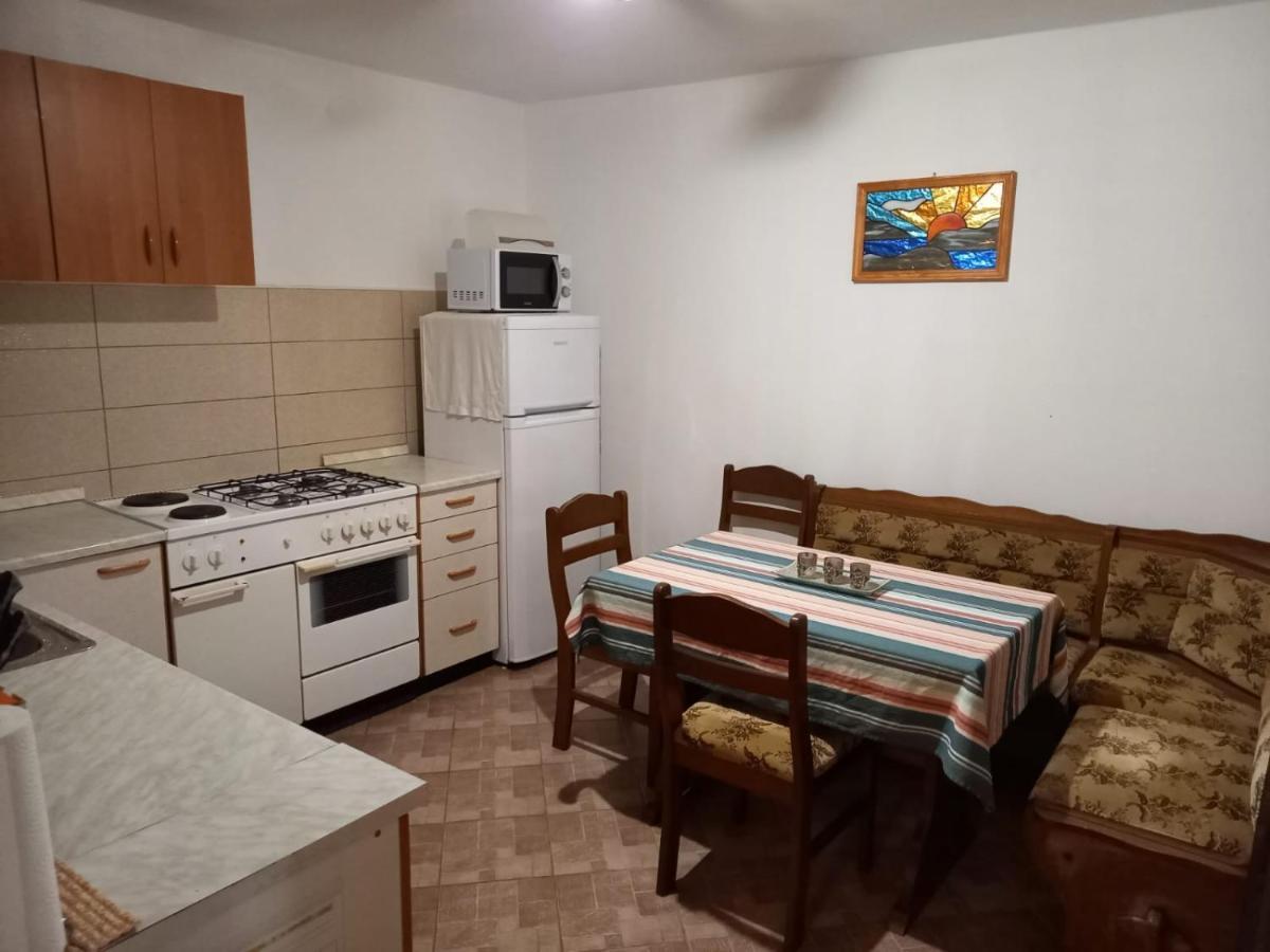 Old Town Apartment Murter Exterior foto